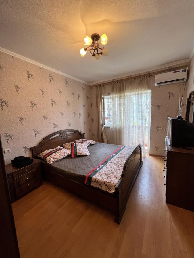 V Gostiakh U Maii Hotel Gagra Quarto foto